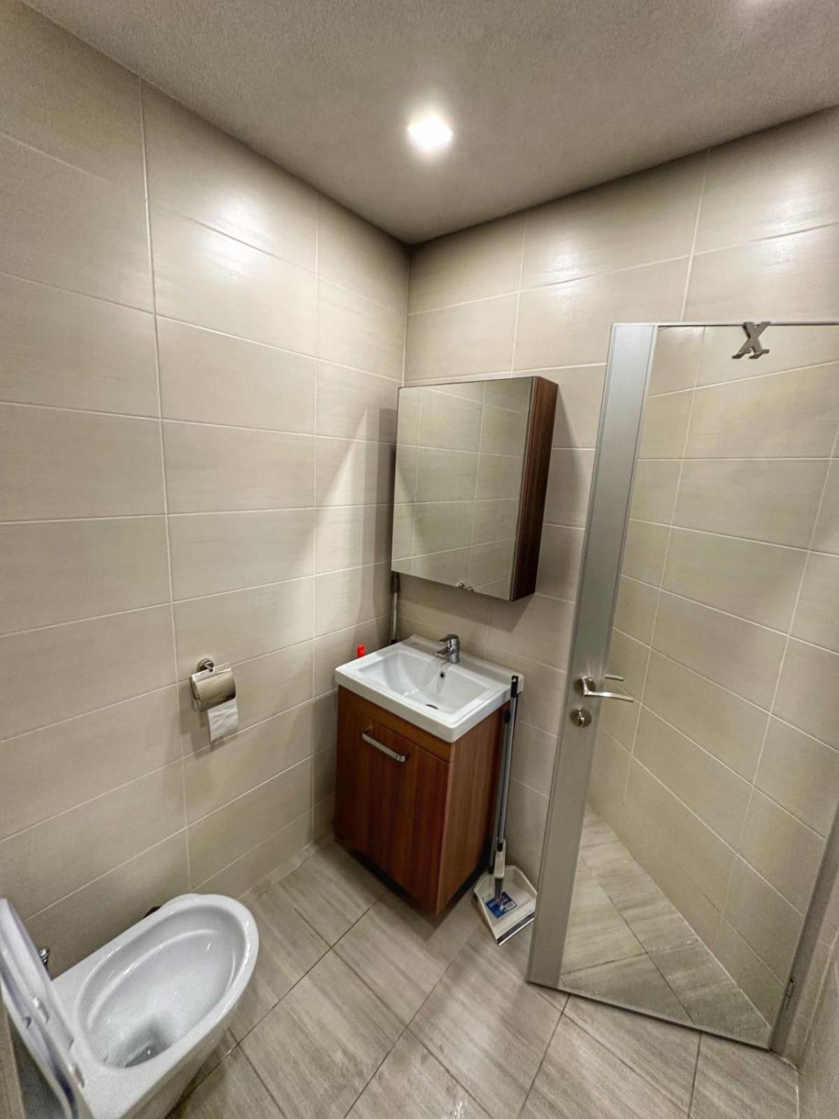 5 Min From The Airport Daire